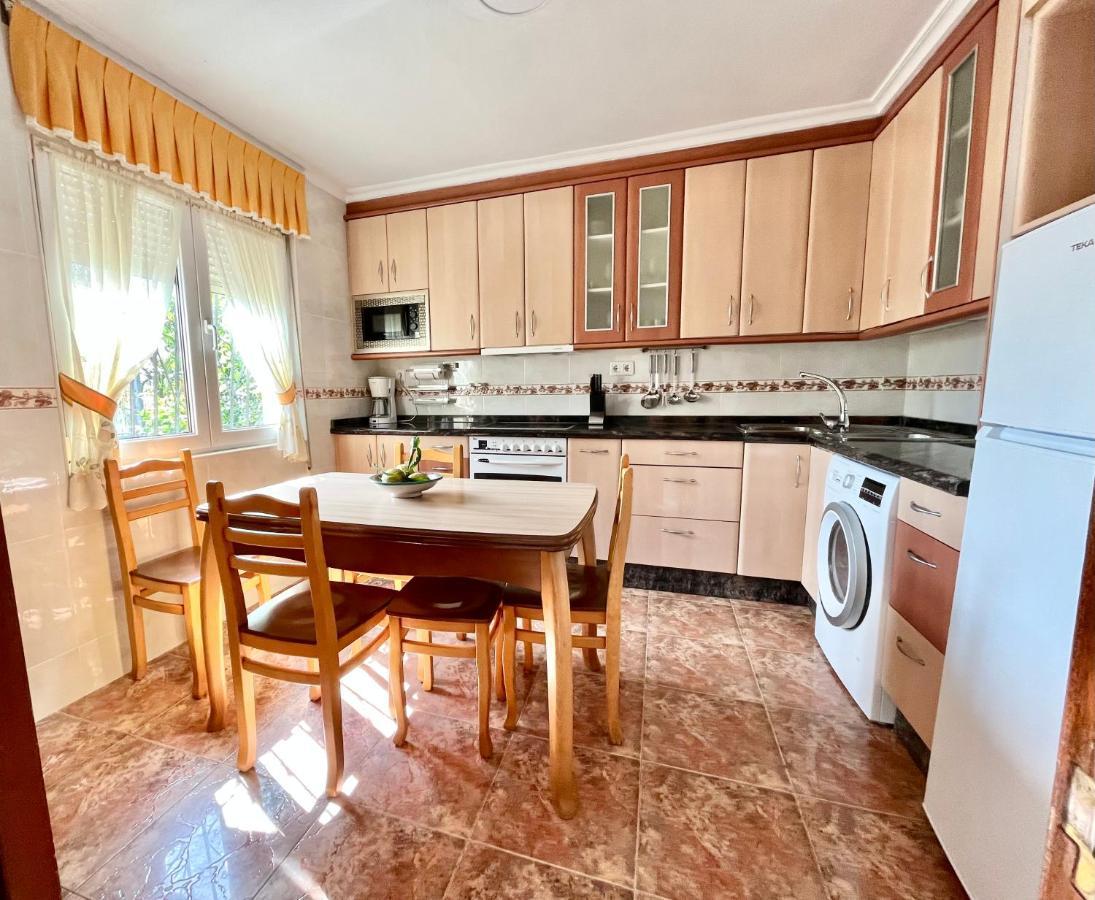 La Casa De La Buganvilla Хихон Экстерьер фото